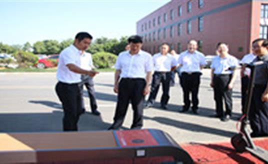 成都市人大常委会主任唐川平莅临华体科技考察调研