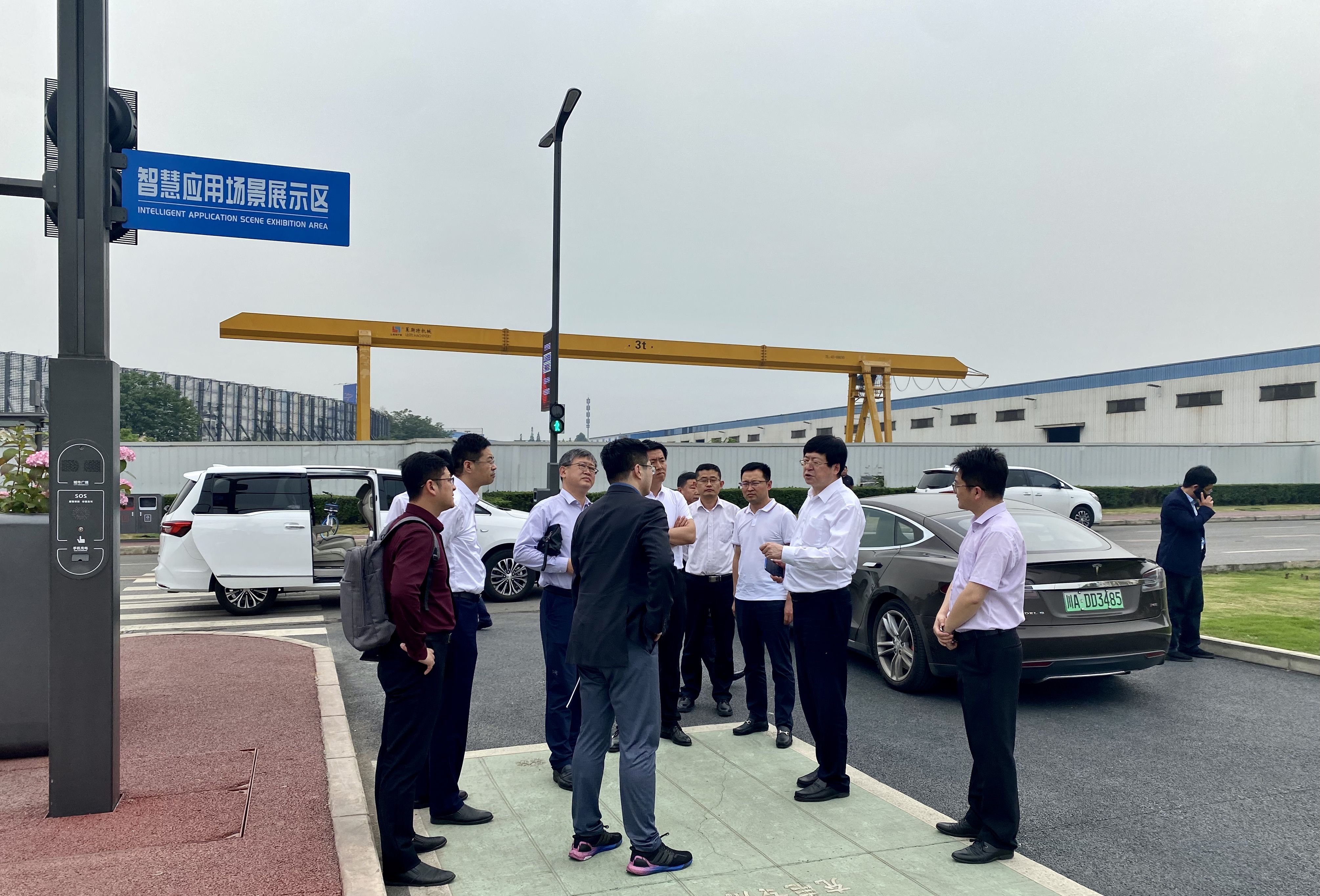 青岛市领导一行莅临华体科技考察共商合作新模式