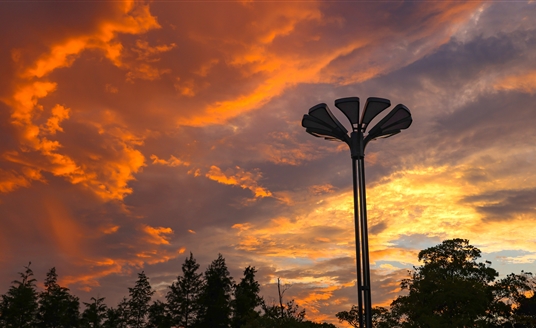 无锡市新吴区|智慧路灯解锁“双碳”密码